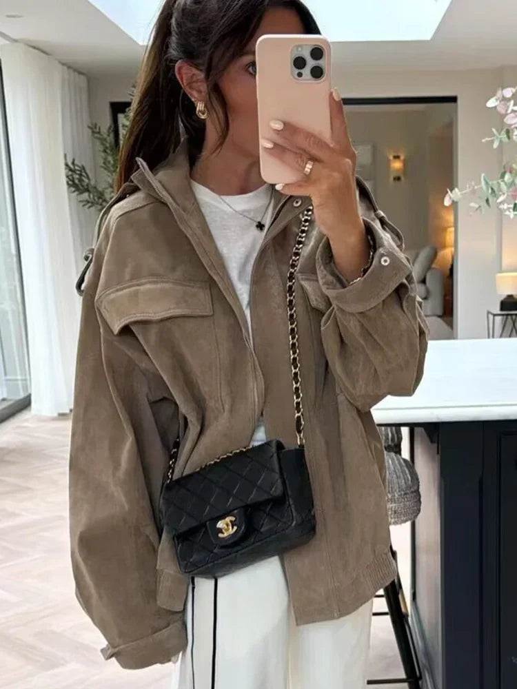 Damen Bomberjacke im Retro-Stil – Wildlederoptik mit Taschen und offenem Kragen